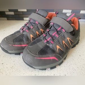 Girls Hiking Shoe Sz 2 EUC
